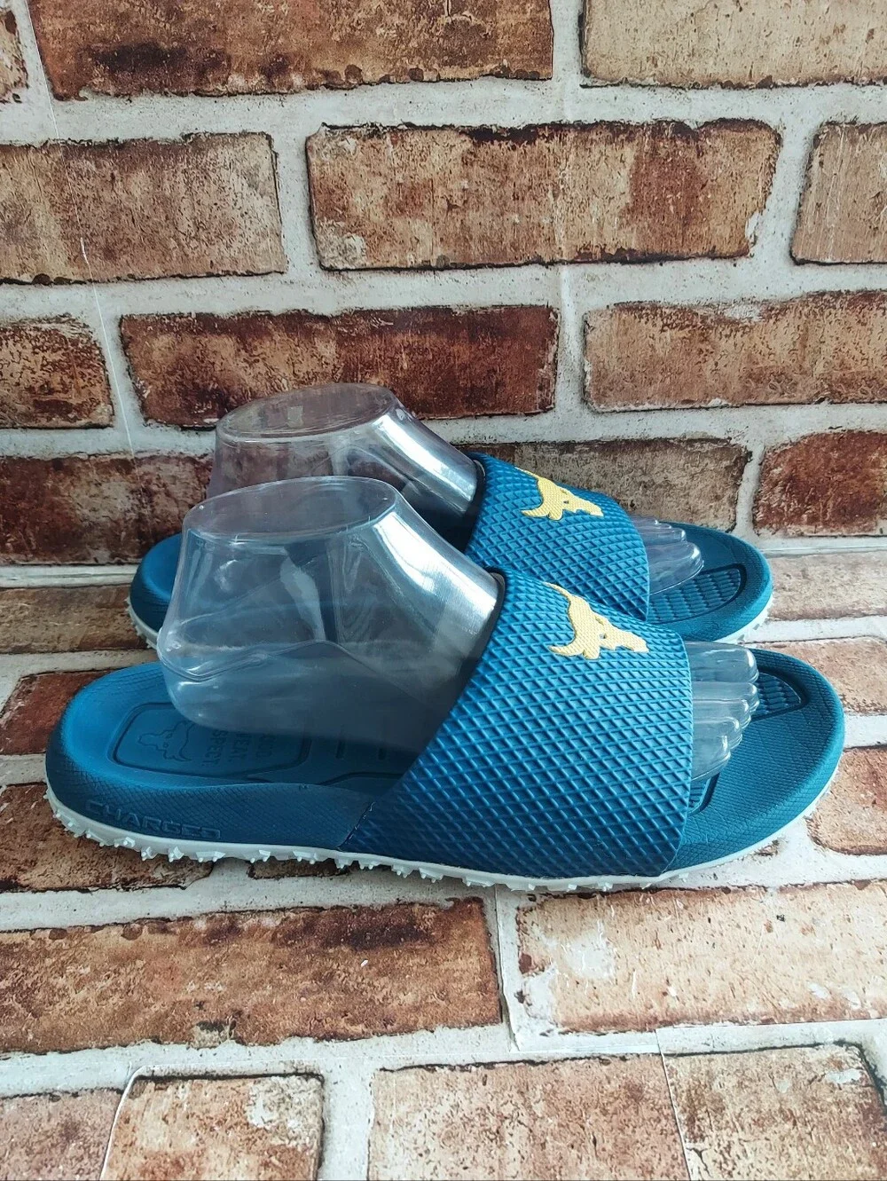 Pre-owned 2022 Under Armour Project Rock Slides